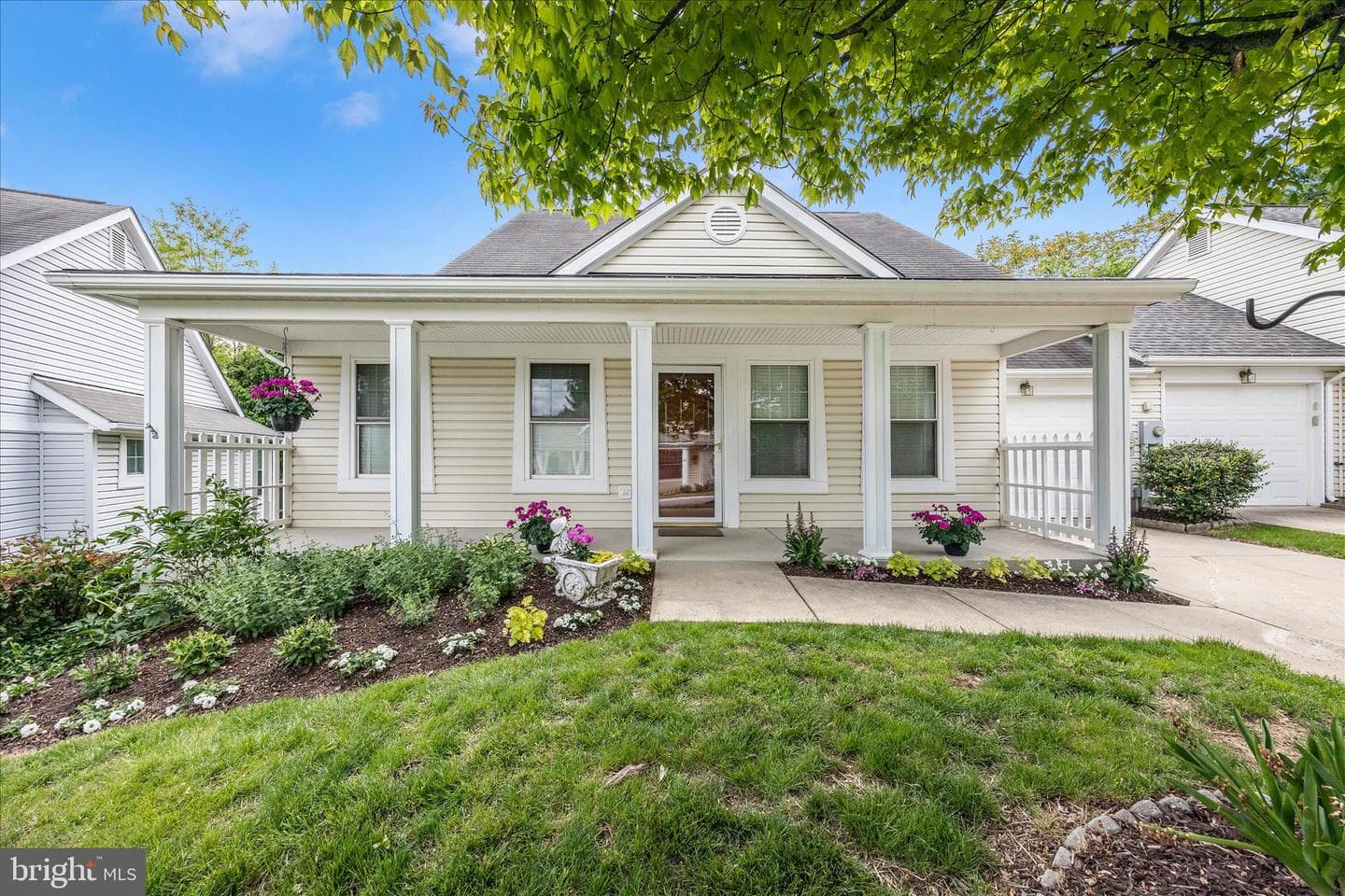 1007 Parade Lane photo 3