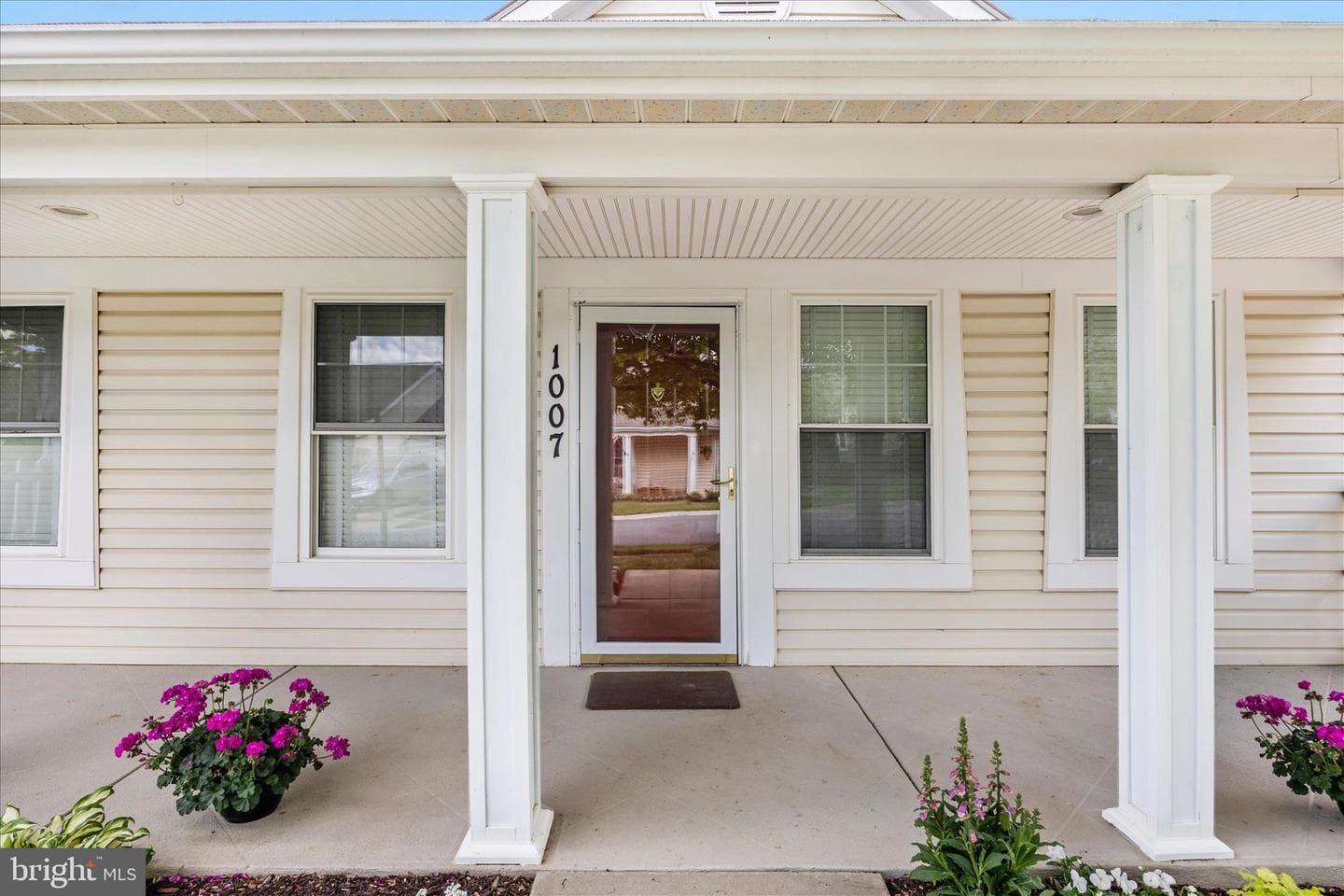 1007 Parade Lane photo 4