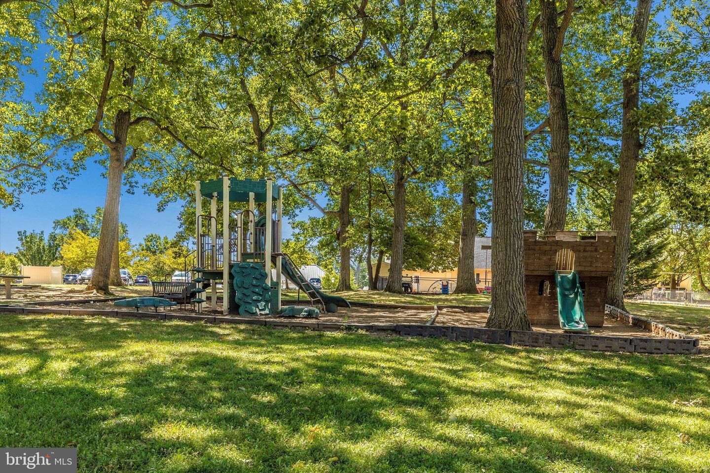 1007 Parade Lane photo 48