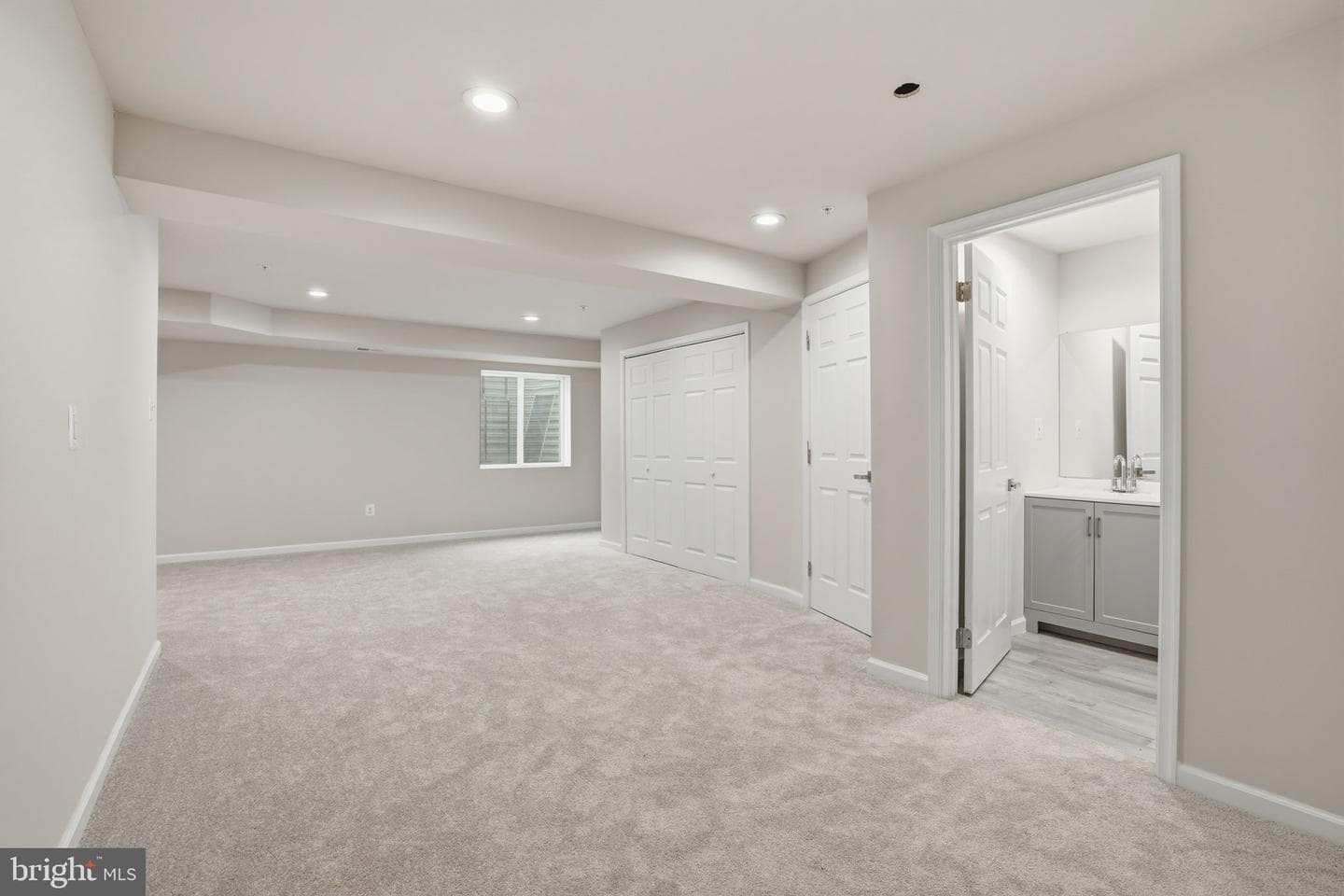 213 Pickett Street photo 43