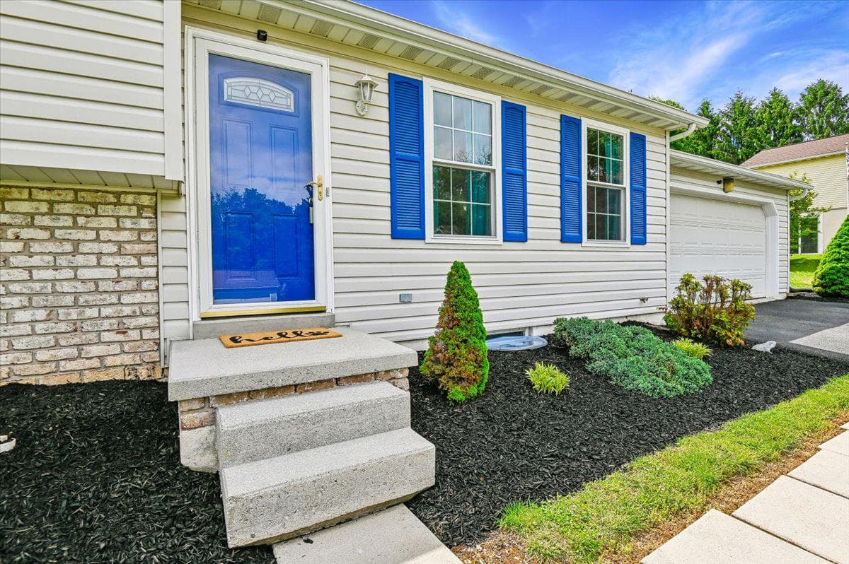 2813 Brougham Court photo 2