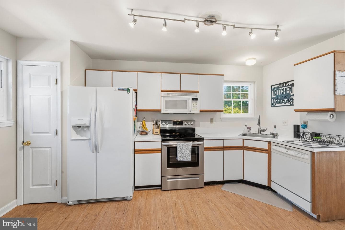 1183 Jo Apter Pl photo 9