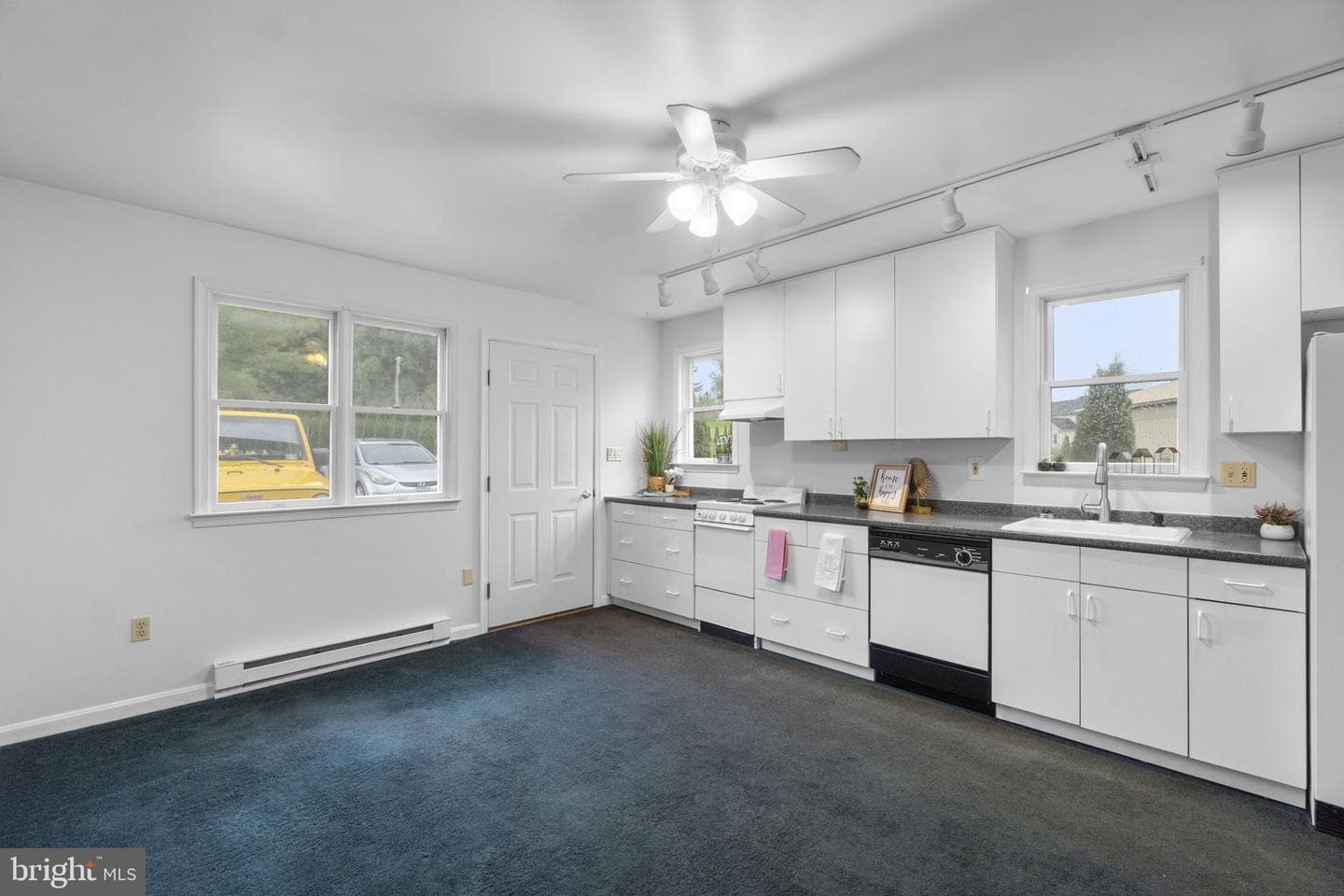 132 Dunrovin Avenue photo 34