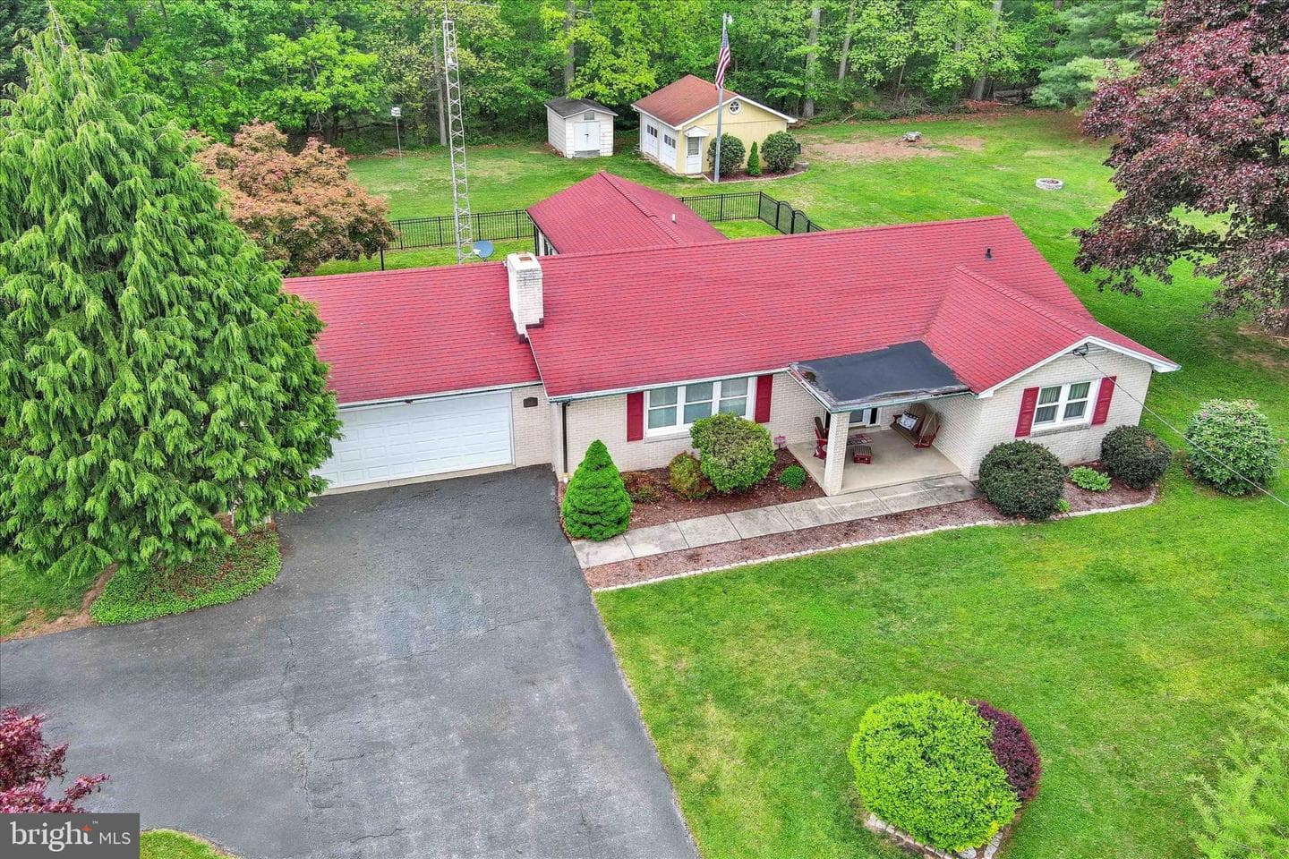 1609 Fairmount Rd photo 3