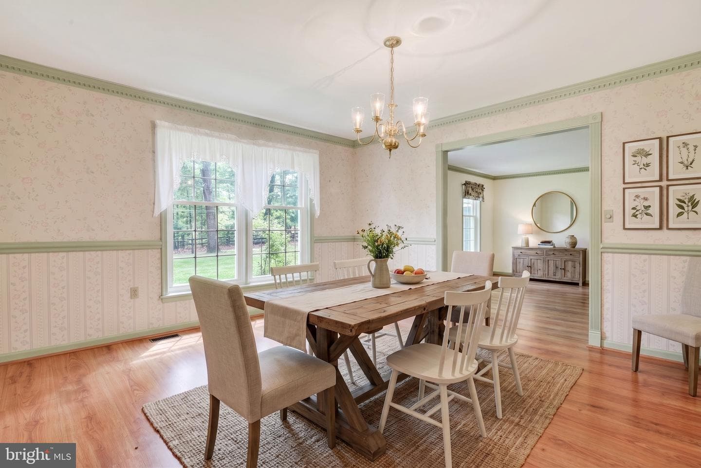 2055 Manchester Road photo 28