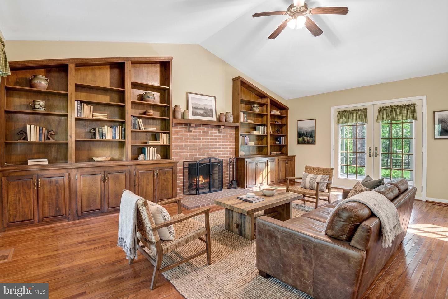 2055 Manchester Road photo 33