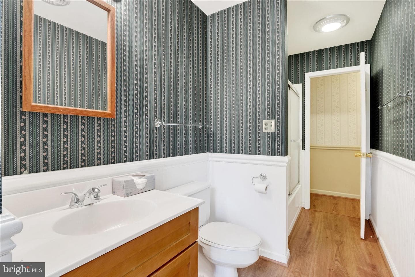 2055 Manchester Road photo 42