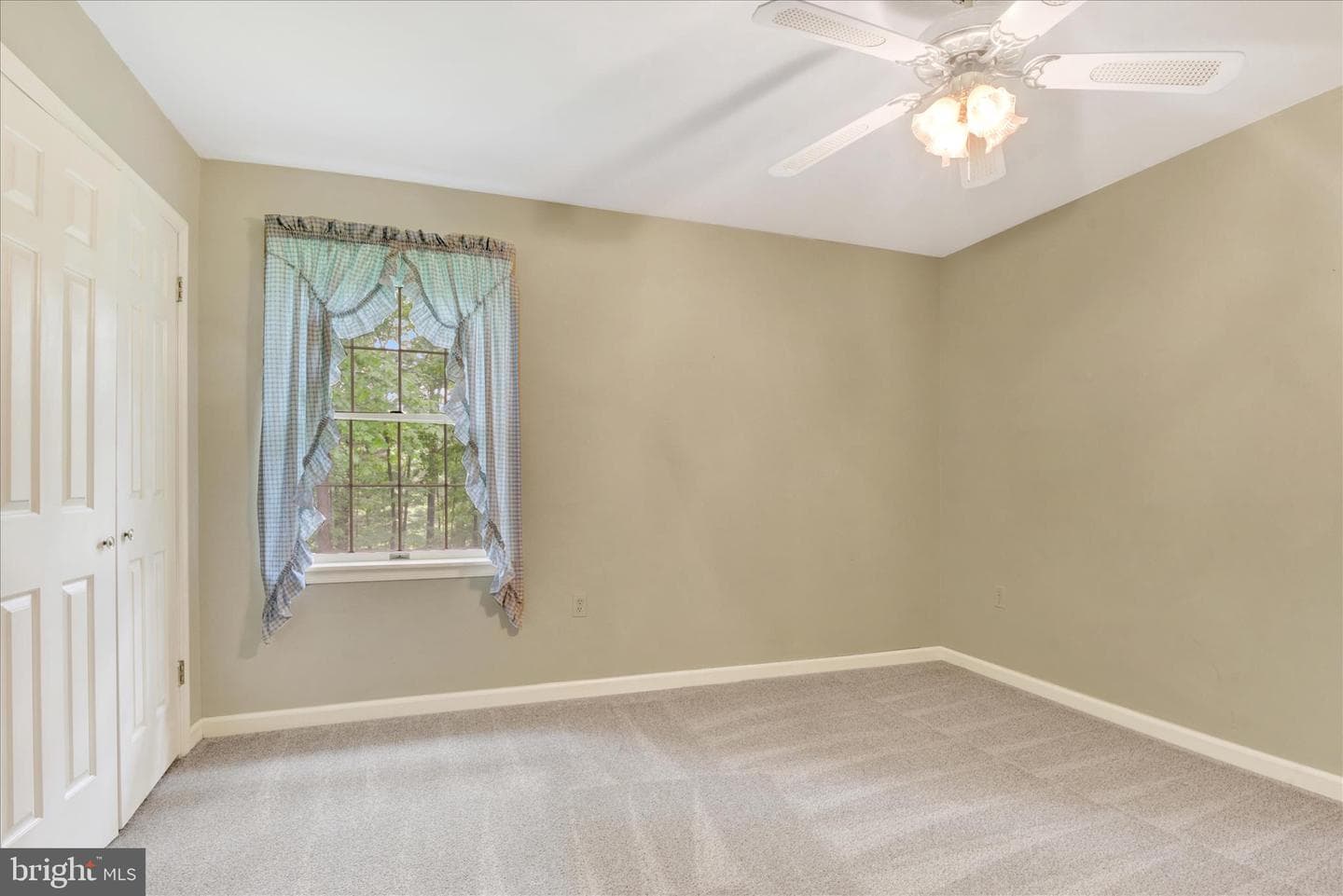 2055 Manchester Road photo 43