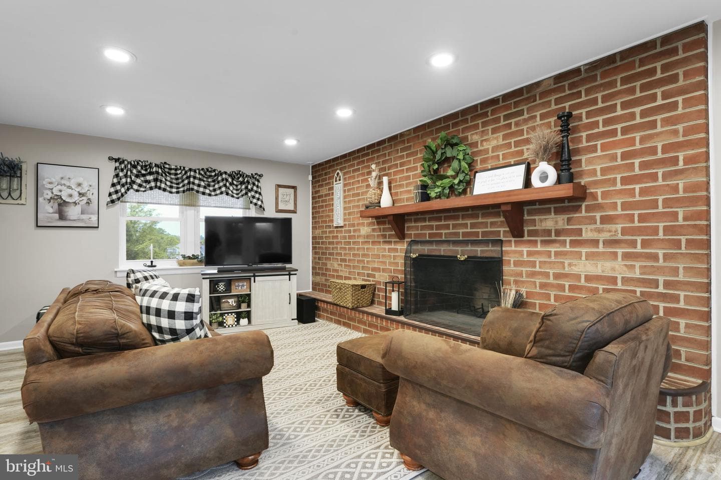 1812 Miller Drive photo 13
