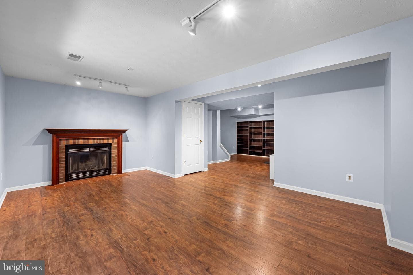 4630 Marksman Court photo 14