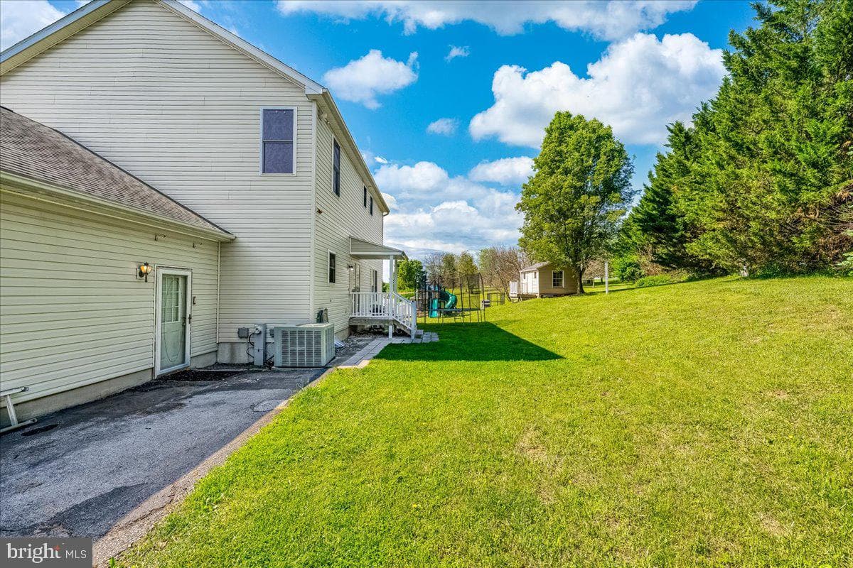 2402 Windisch Drive photo 48