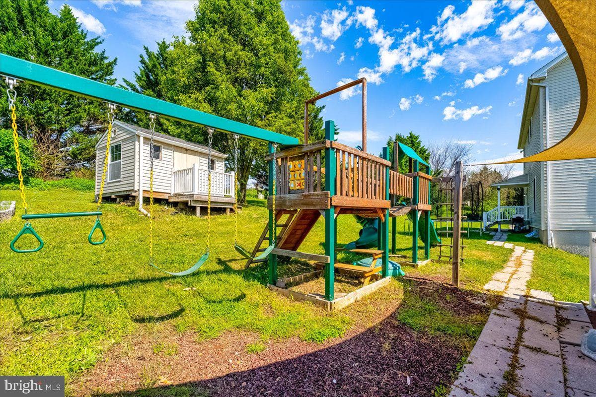 2402 Windisch Drive photo 64