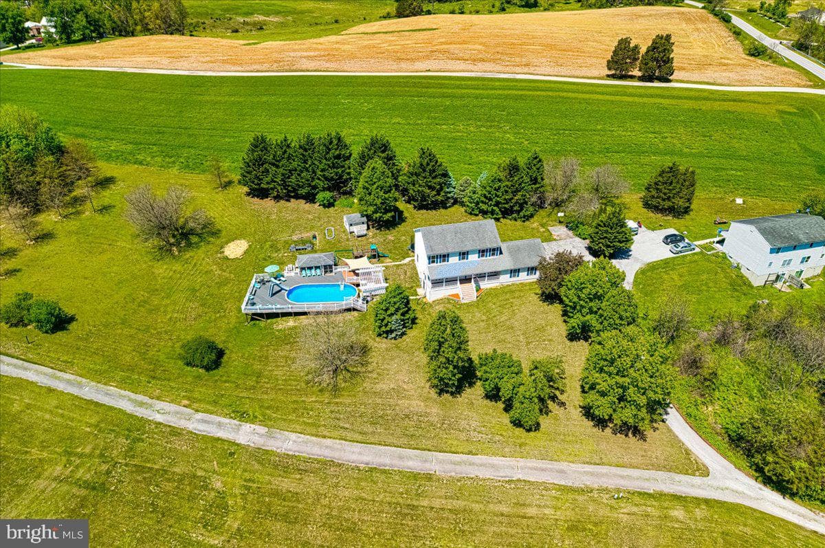 2402 Windisch Drive photo 80