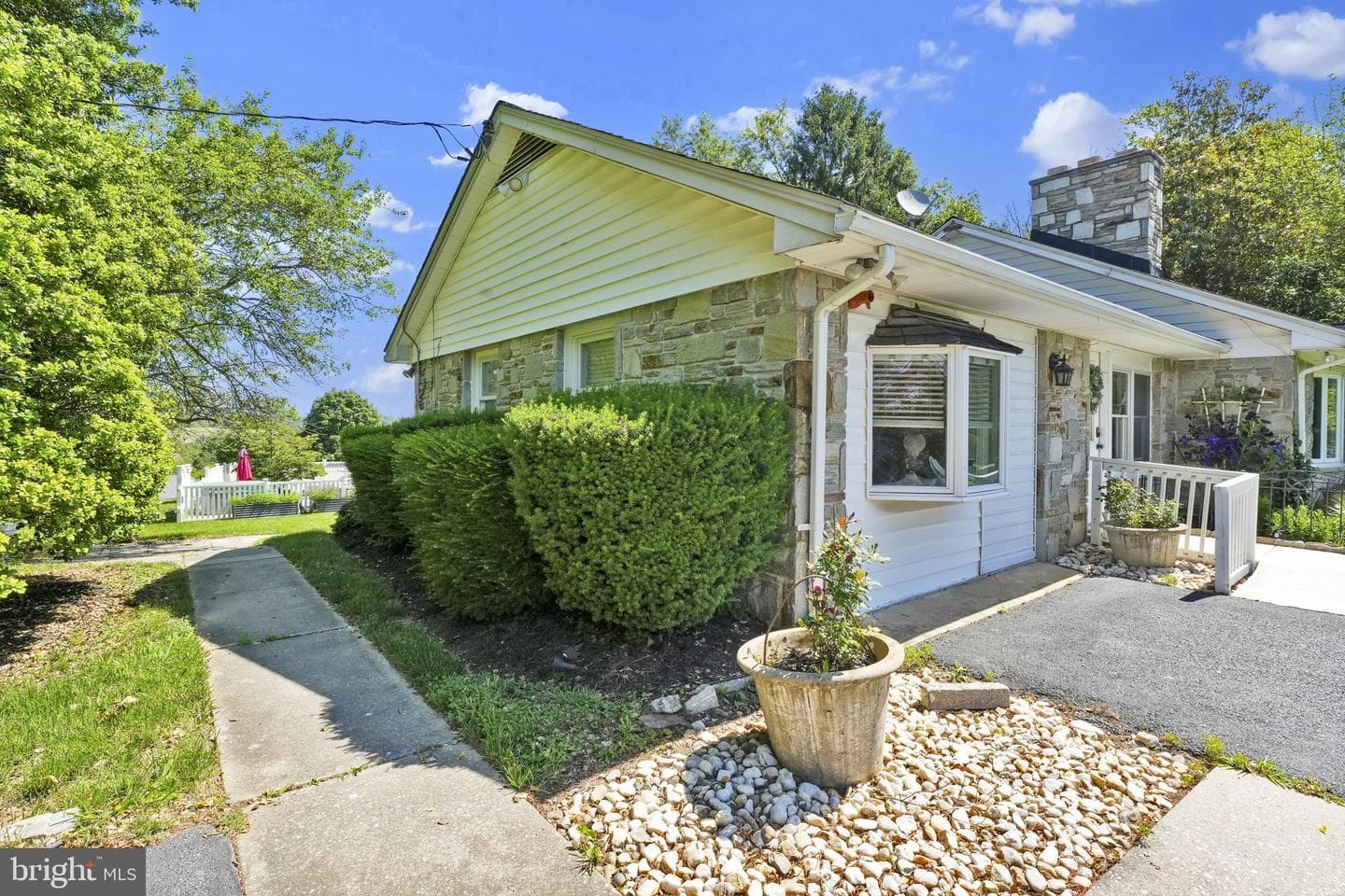 3300 Hawks Hill Rd photo 6
