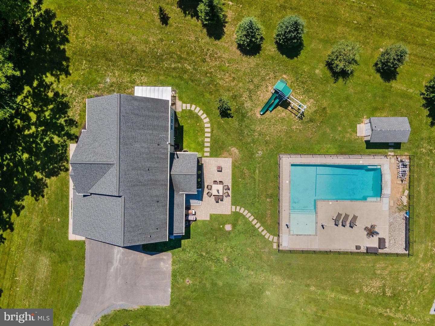 1650 Village Green Drive photo 3