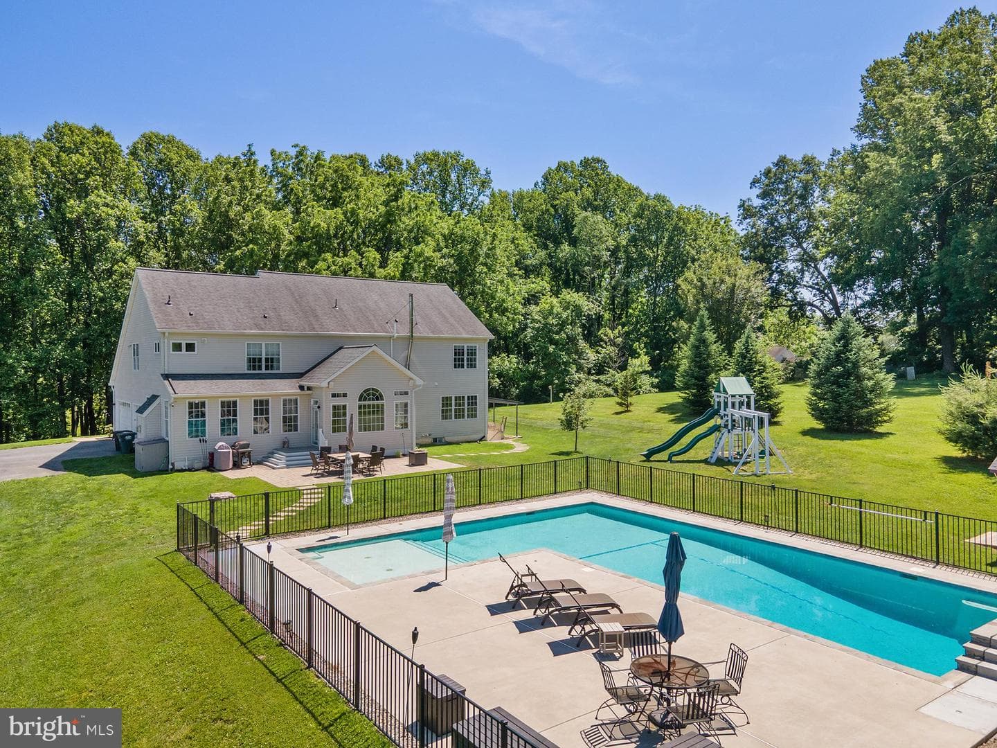 1650 Village Green Drive photo 40