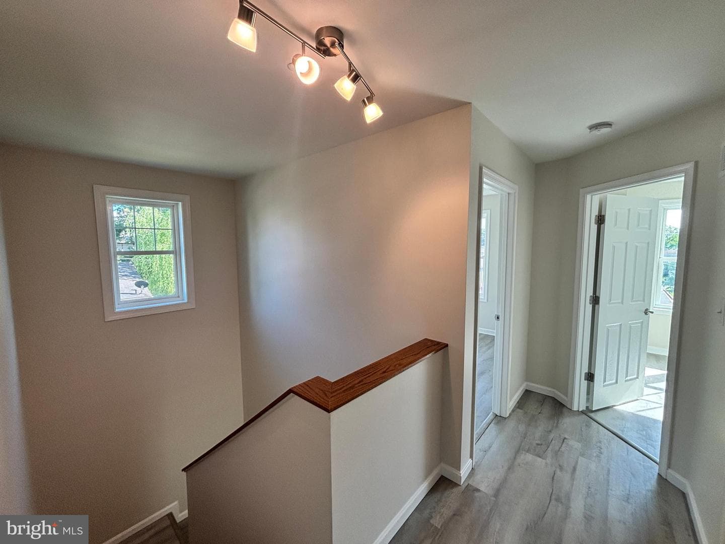 191 E George Street photo 16