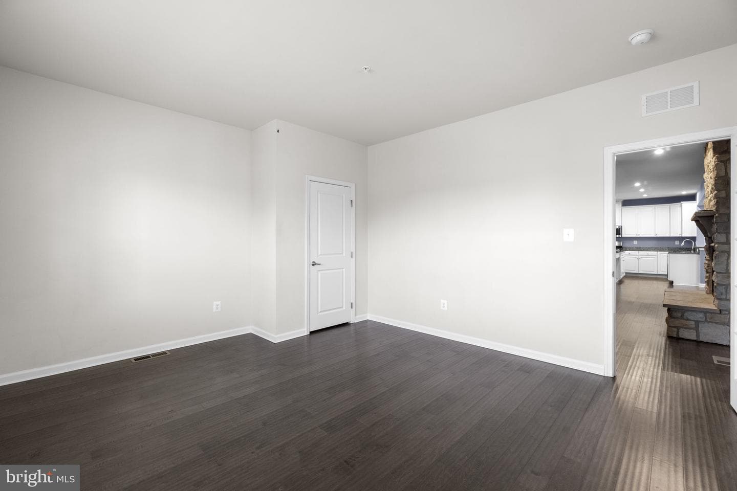 696 Wilford Court photo 35