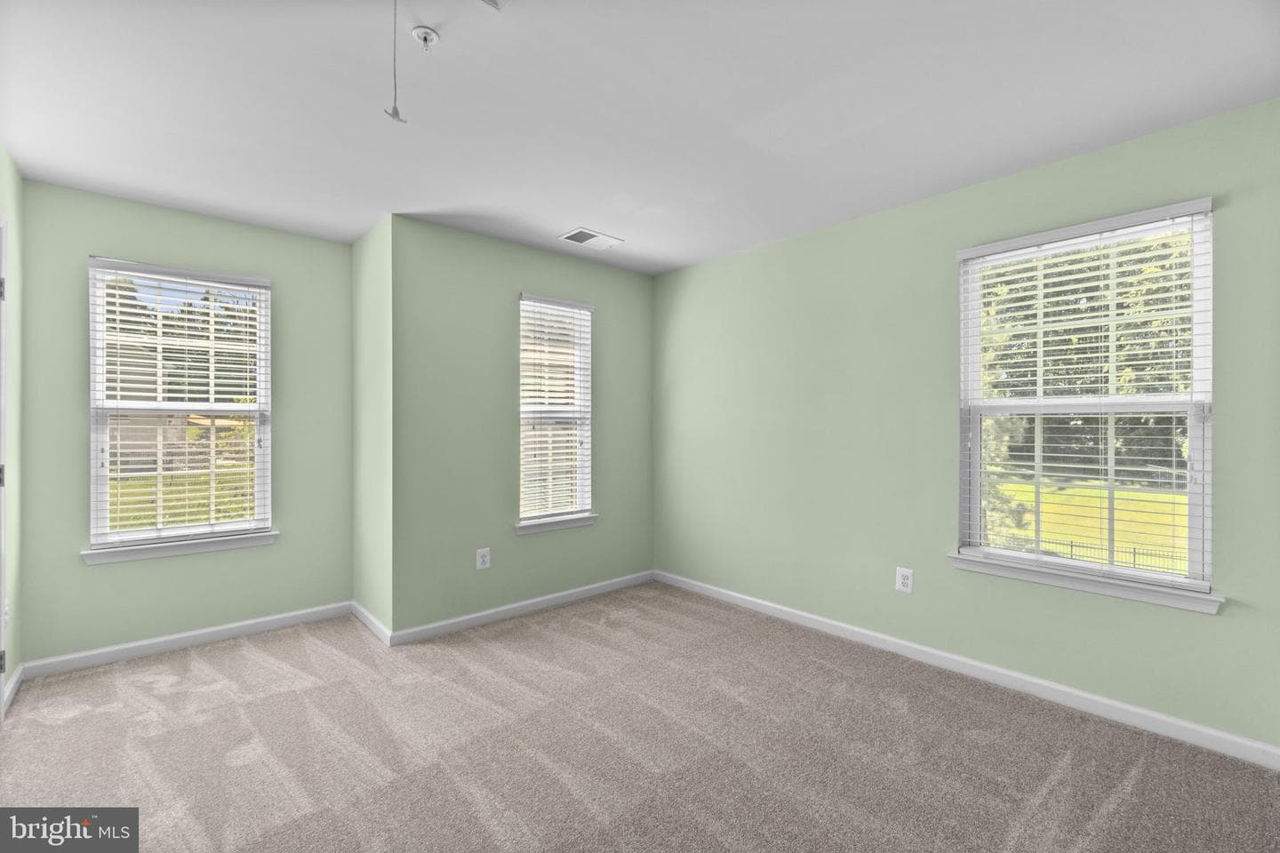 696 Wilford Court photo 46