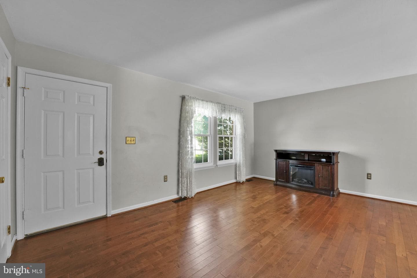 7094 Saddle Drive photo 7