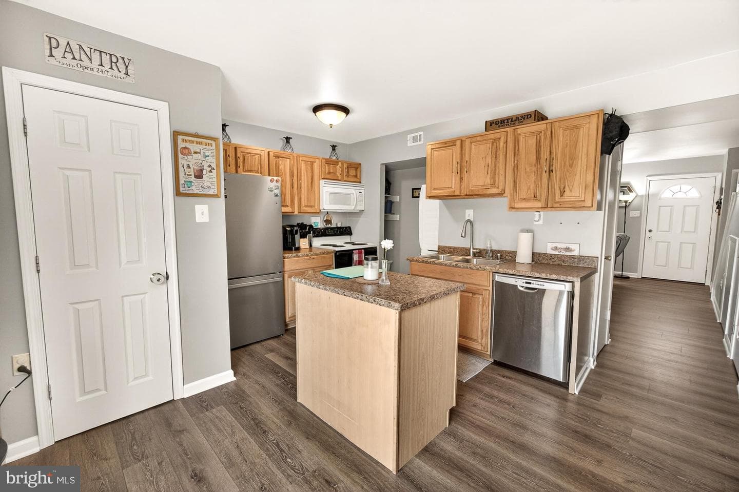 530 Daisy Drive photo 6