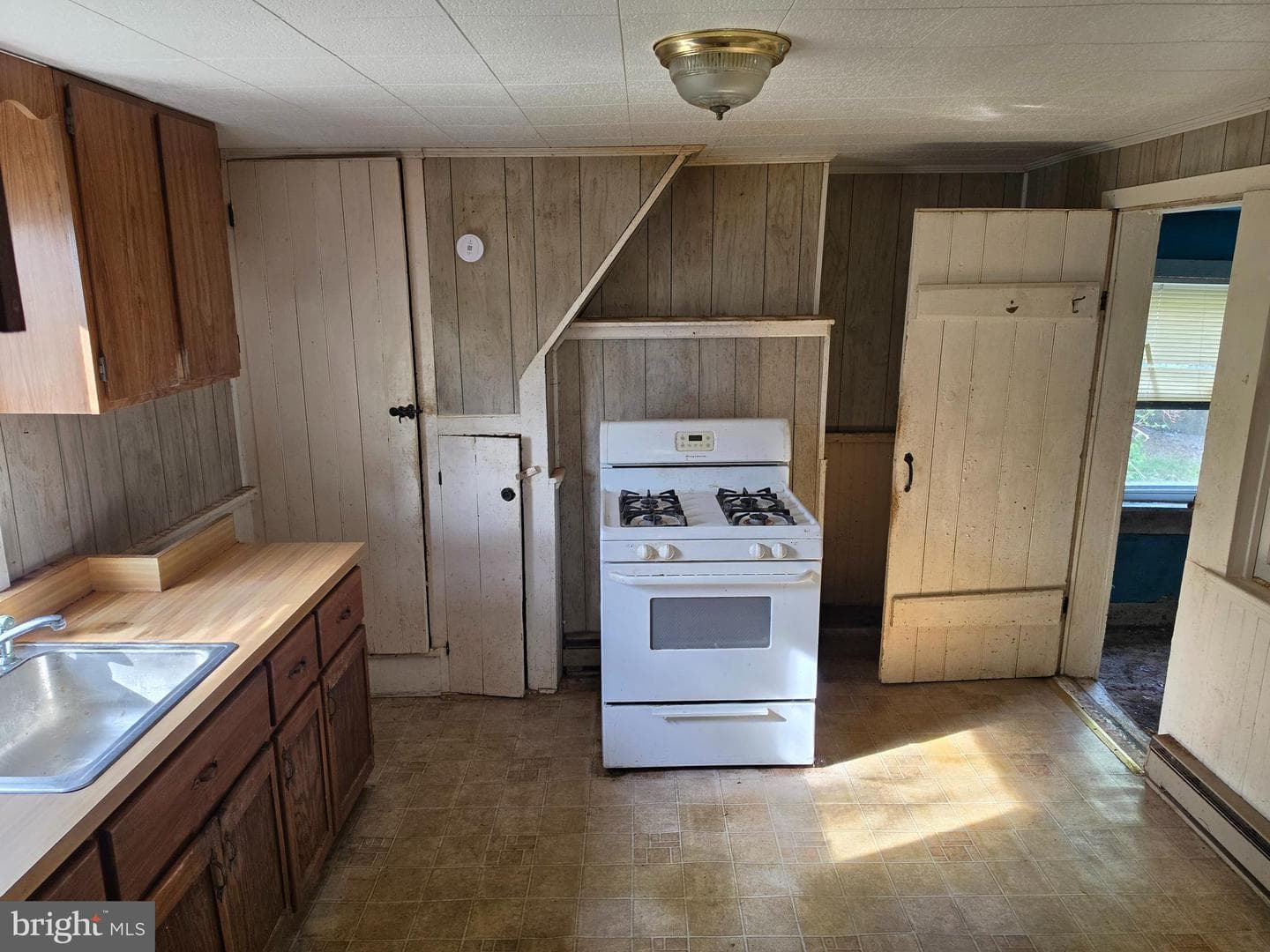6018 Conover Road photo 10