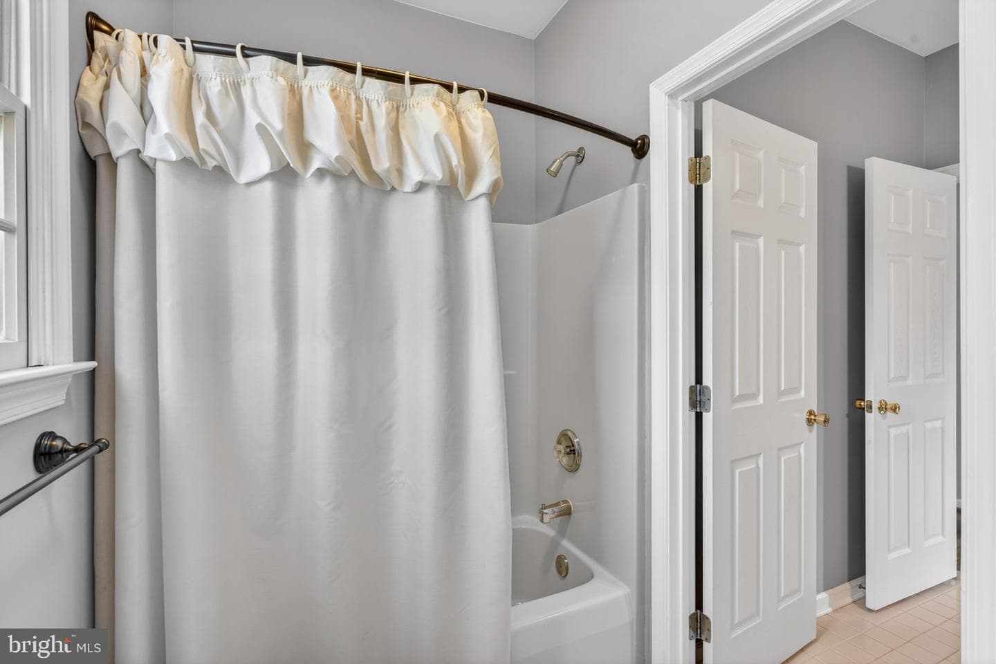 710 Waters Edge Court photo 40