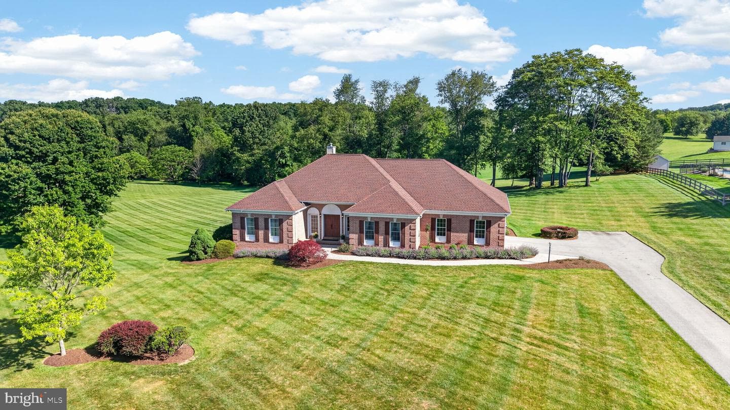 710 Waters Edge Court photo 6