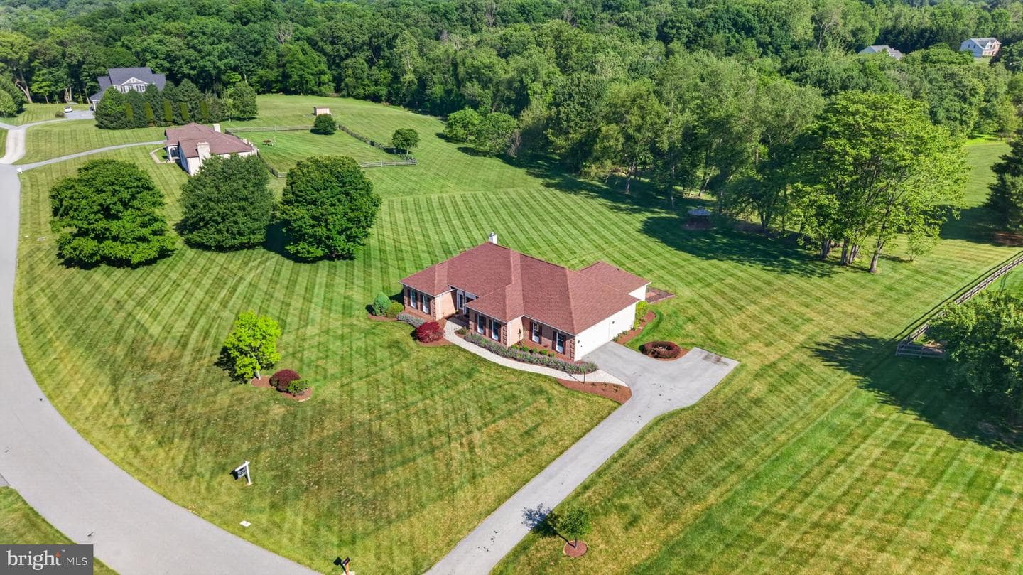 710 Waters Edge Court photo 8