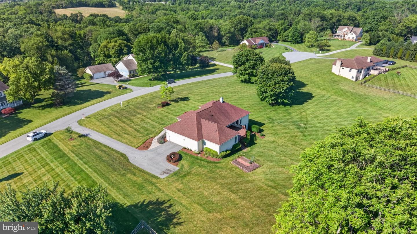 710 Waters Edge Court photo 9