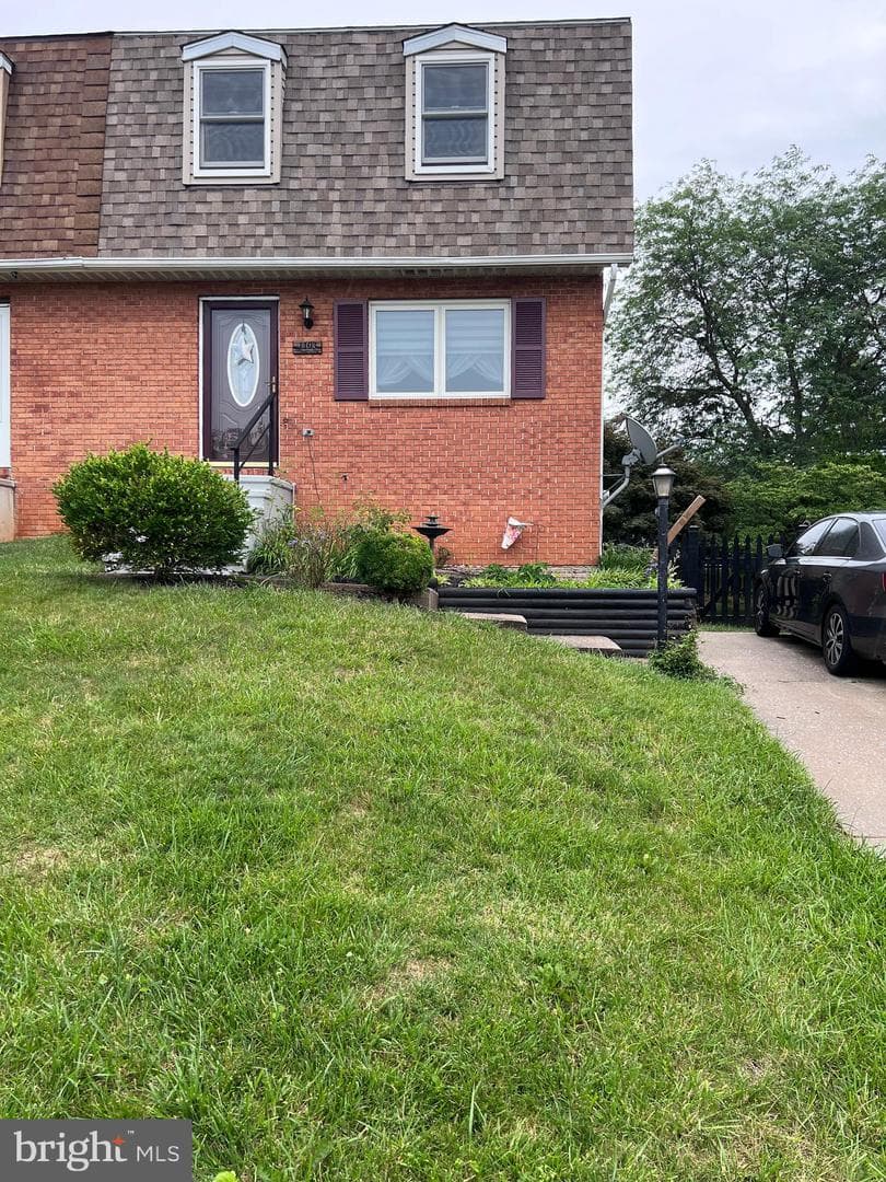 1103 Singer Drive photo 1