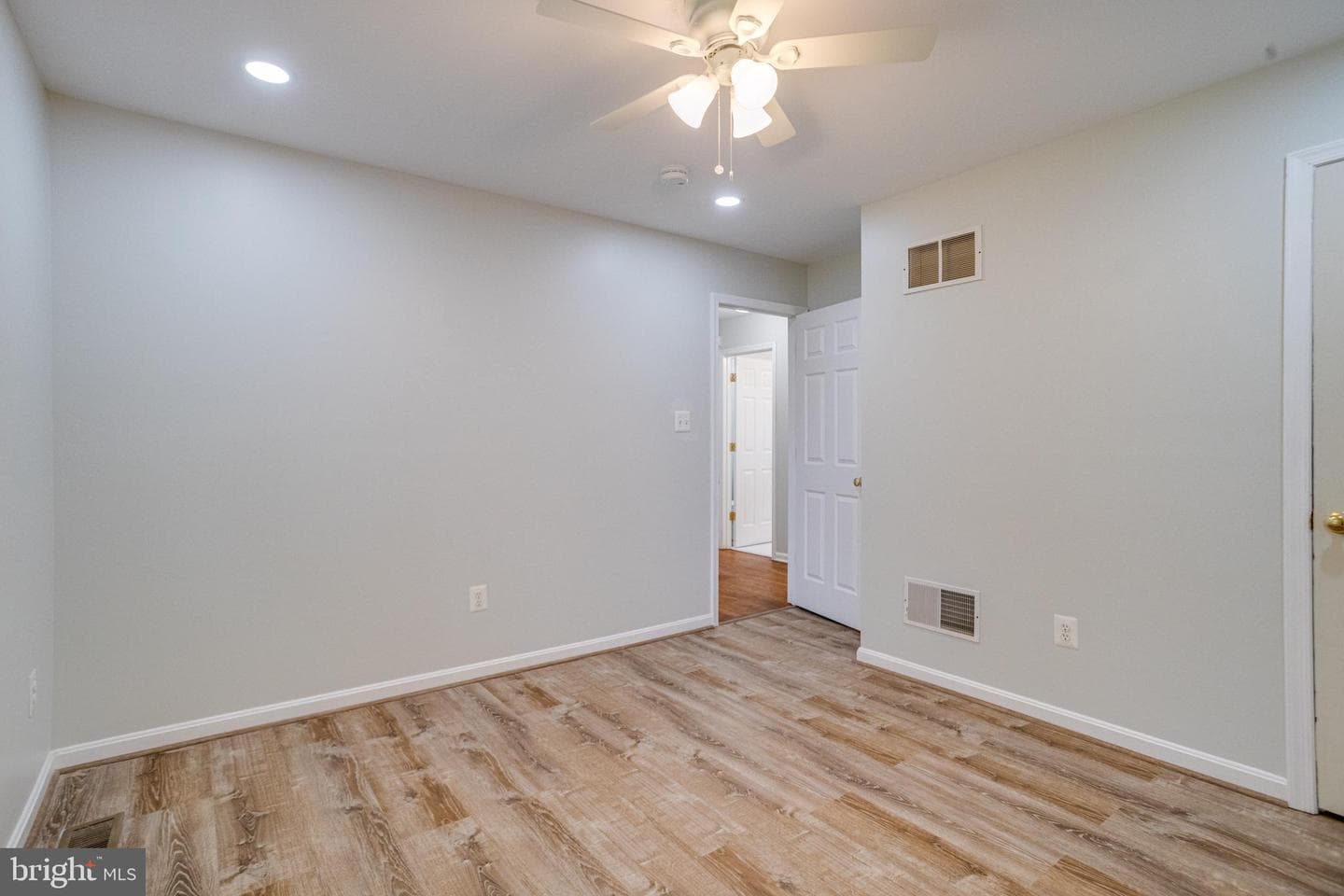 7002 Bristol Place photo 32