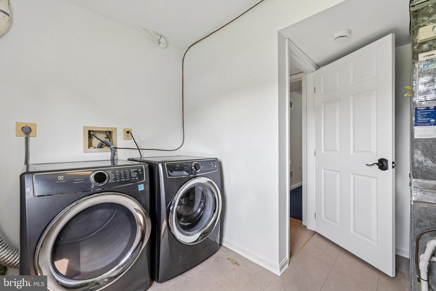 902 Clauser Court photo 69