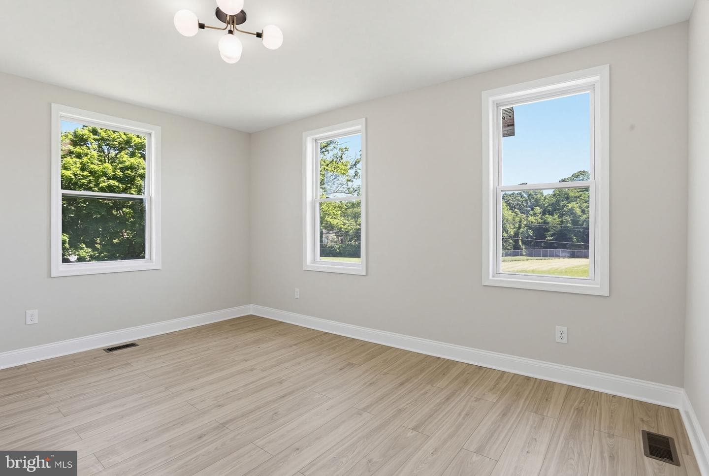 6504 Freedom Avenue photo 28