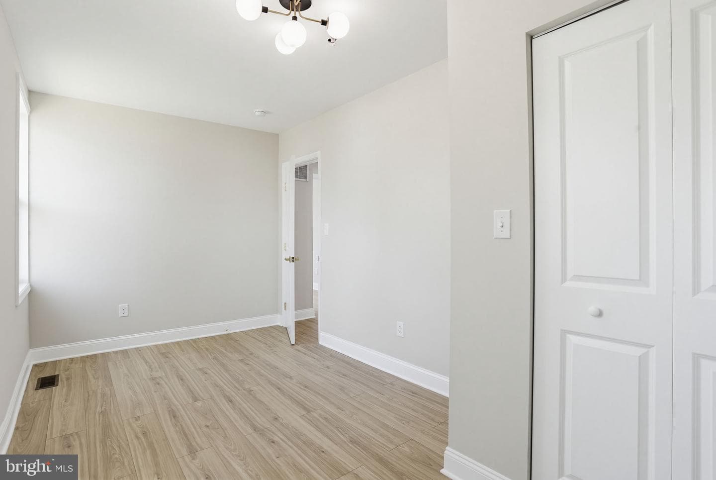 6504 Freedom Avenue photo 32