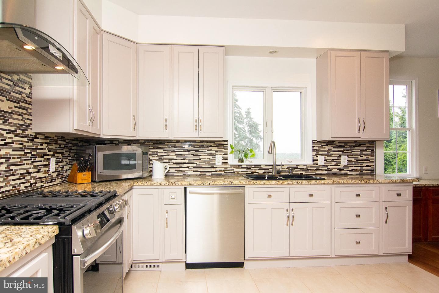 2803 Hilltop Drive photo 13