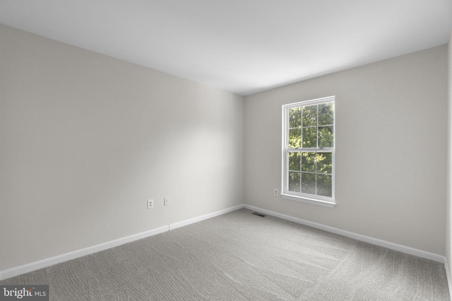 129 N Towne Court photo 17