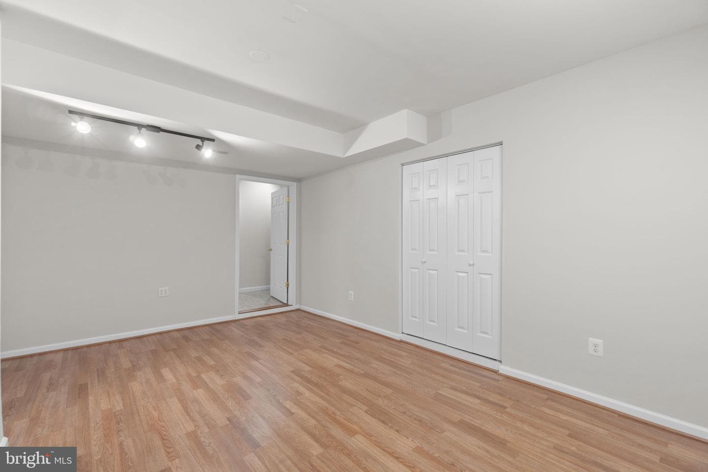 129 N Towne Court photo 21