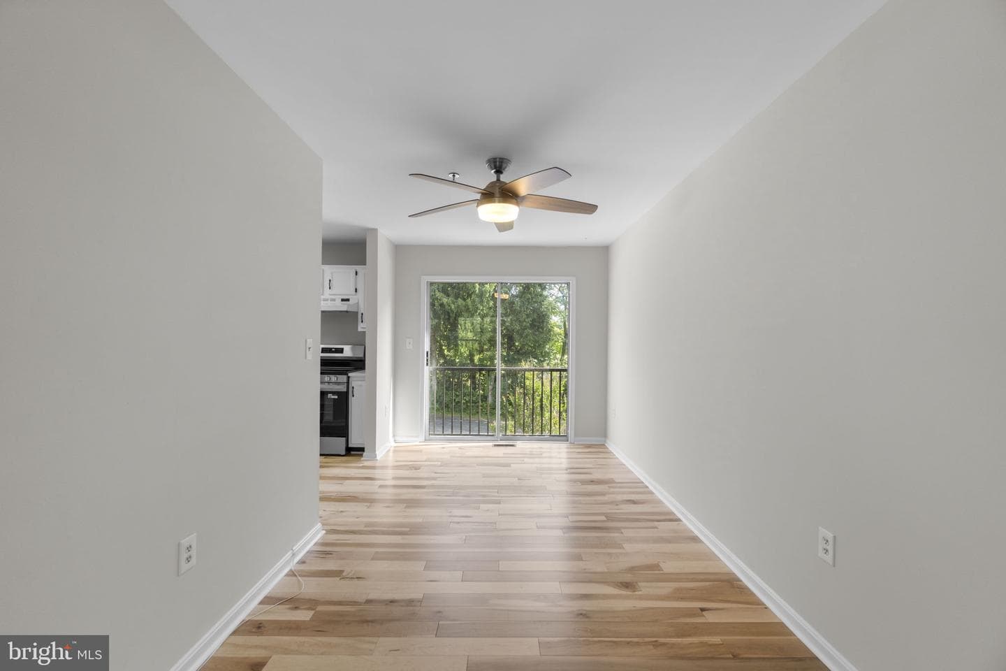 129 N Towne Court photo 5