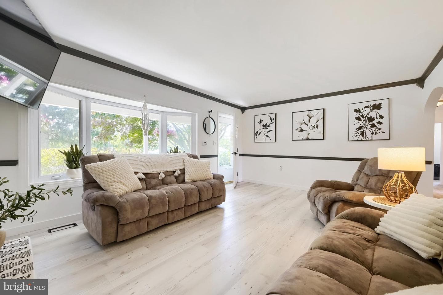 1456 Deer Park Road photo 3