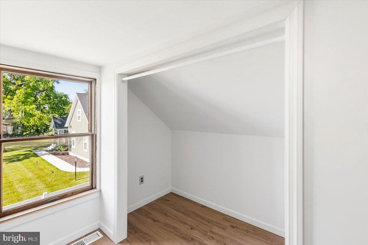 6824 Woodbine Road photo 27