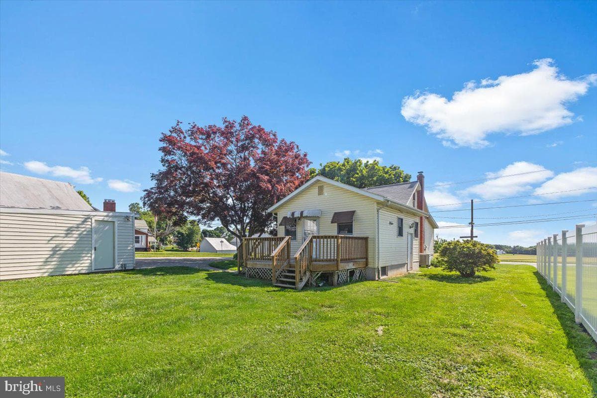 6824 Woodbine Road photo 5