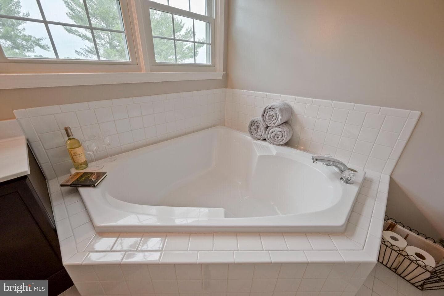 2074 Hammond Avenue photo 28