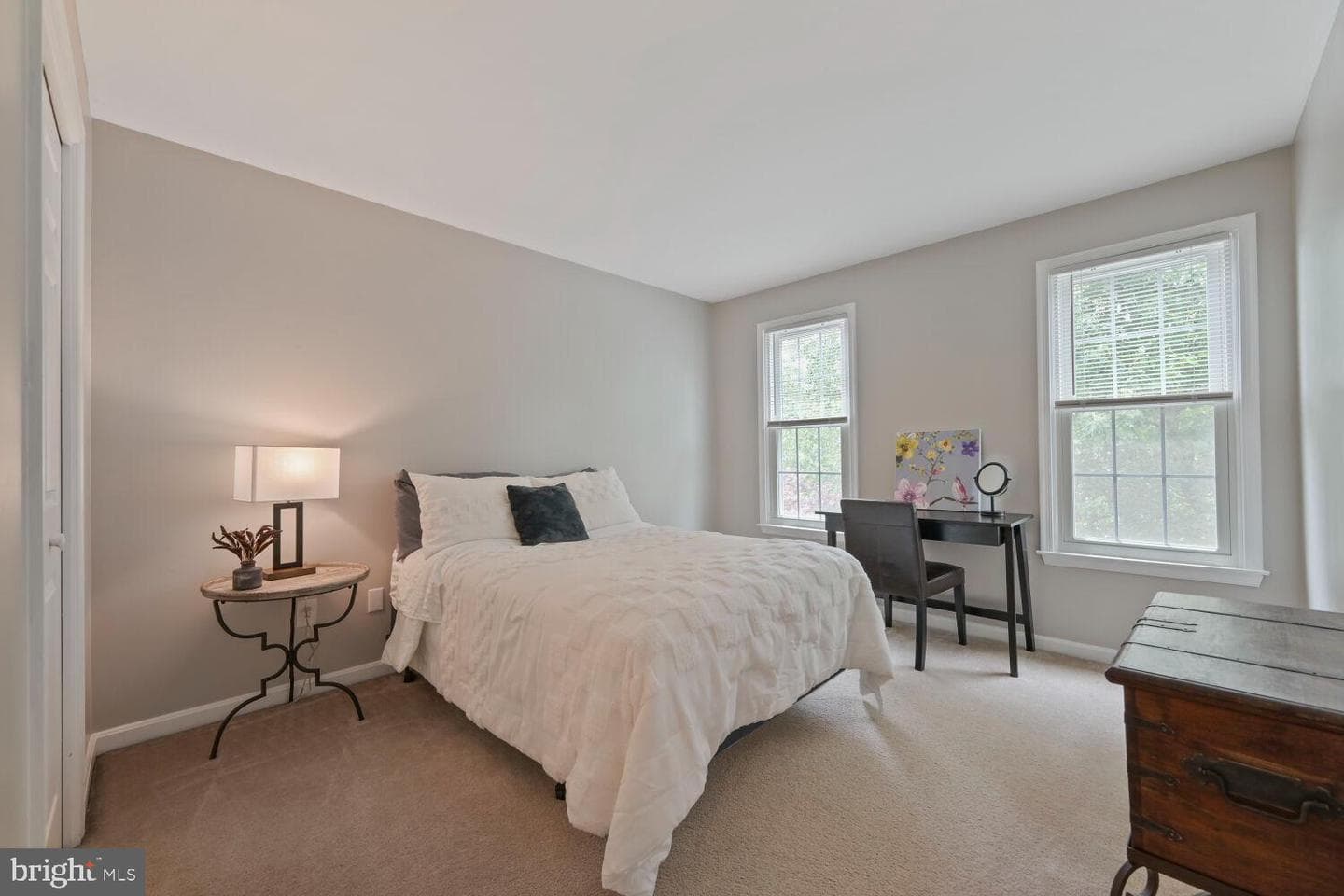 2074 Hammond Avenue photo 29