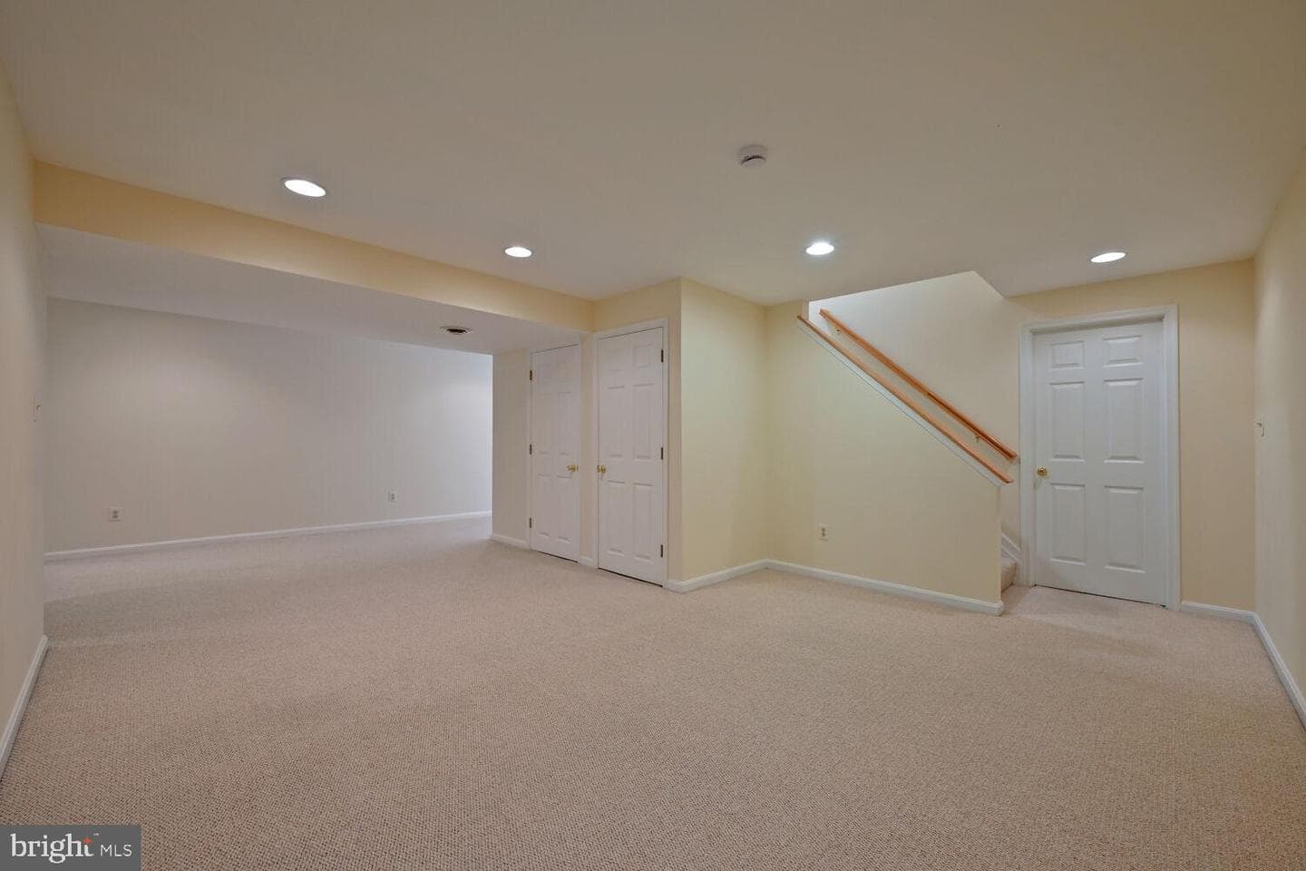 2074 Hammond Avenue photo 33