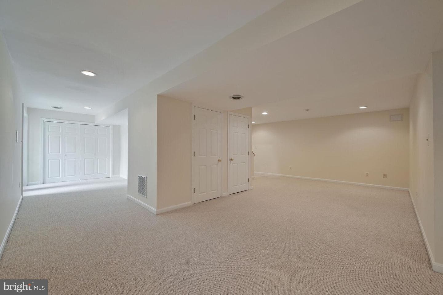 2074 Hammond Avenue photo 35