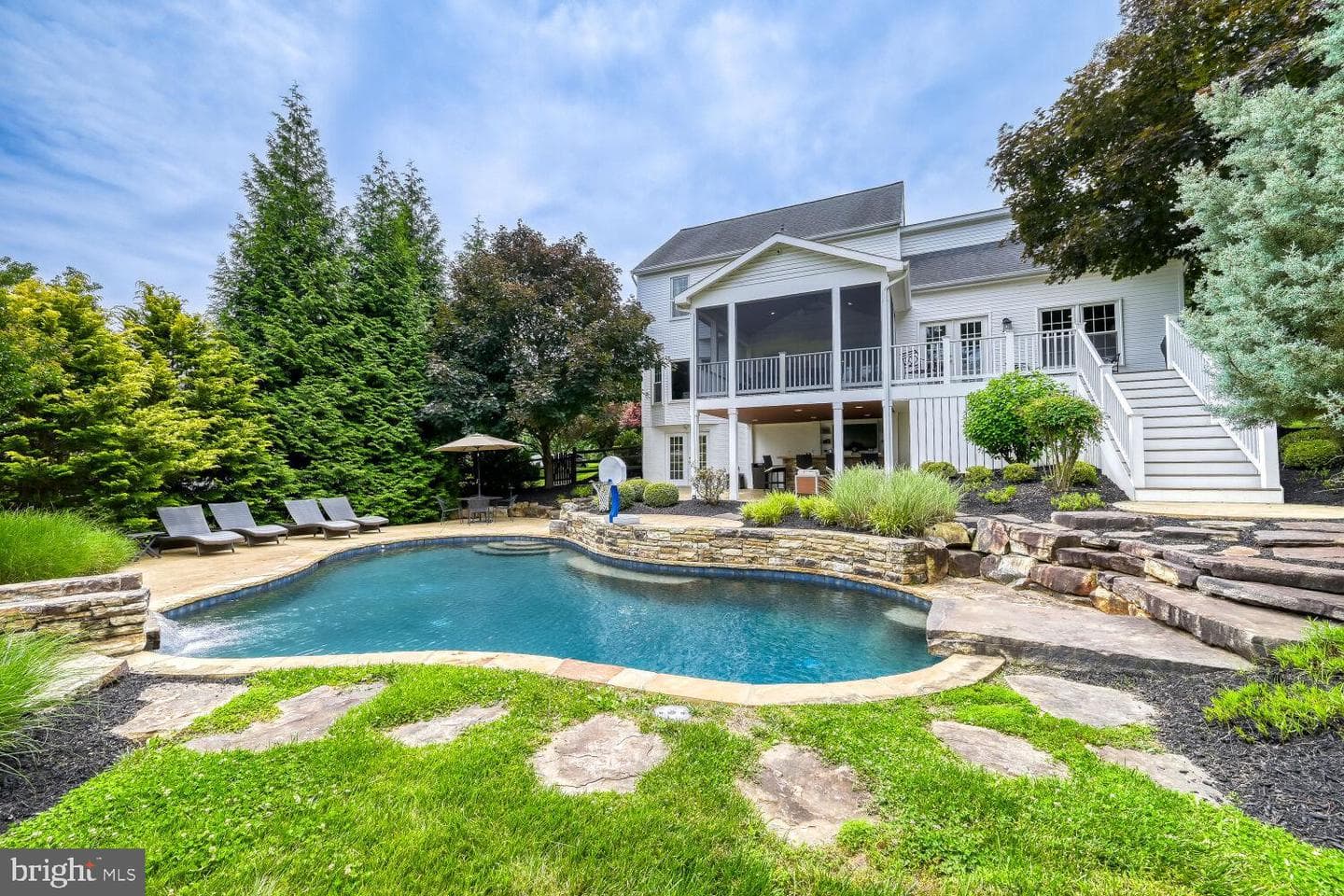 2074 Hammond Avenue photo 41