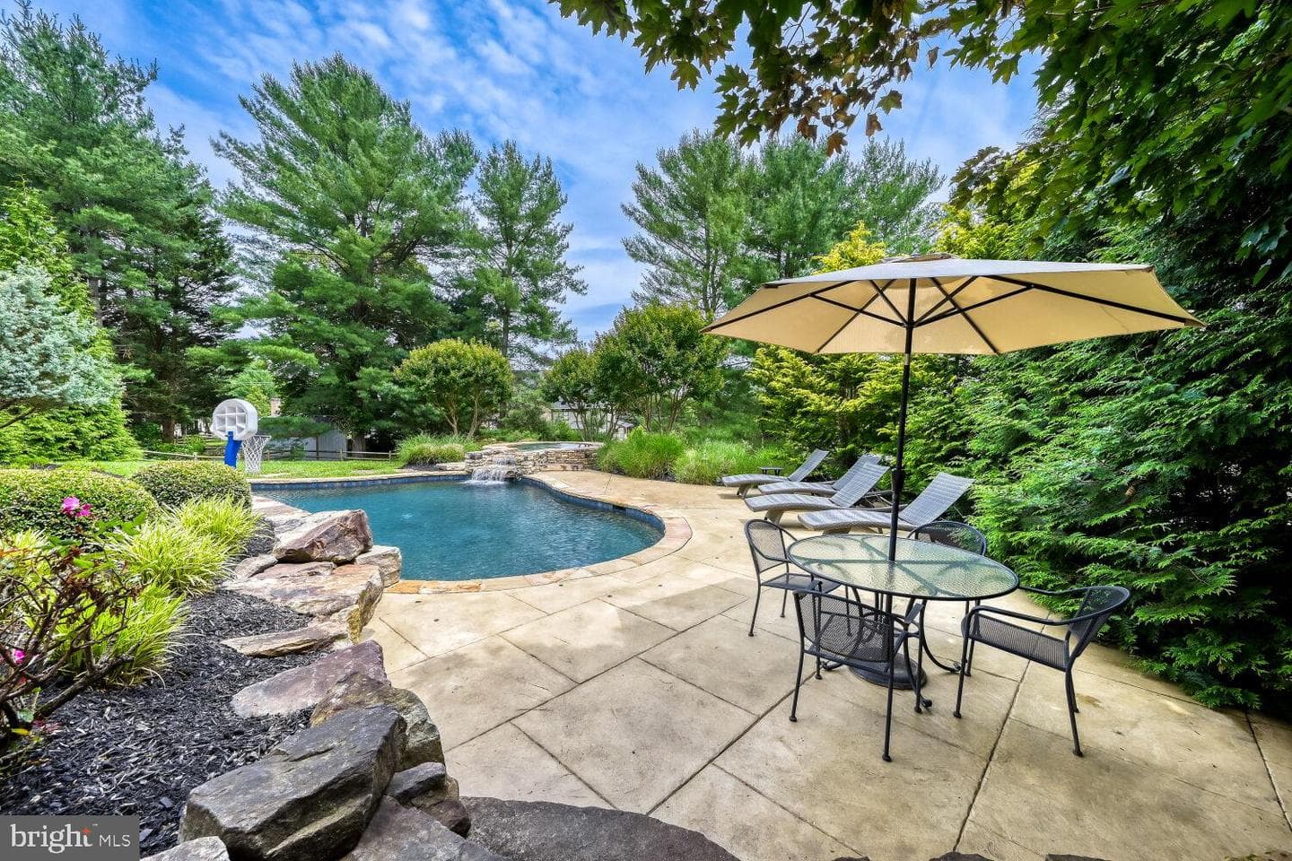 2074 Hammond Avenue photo 43
