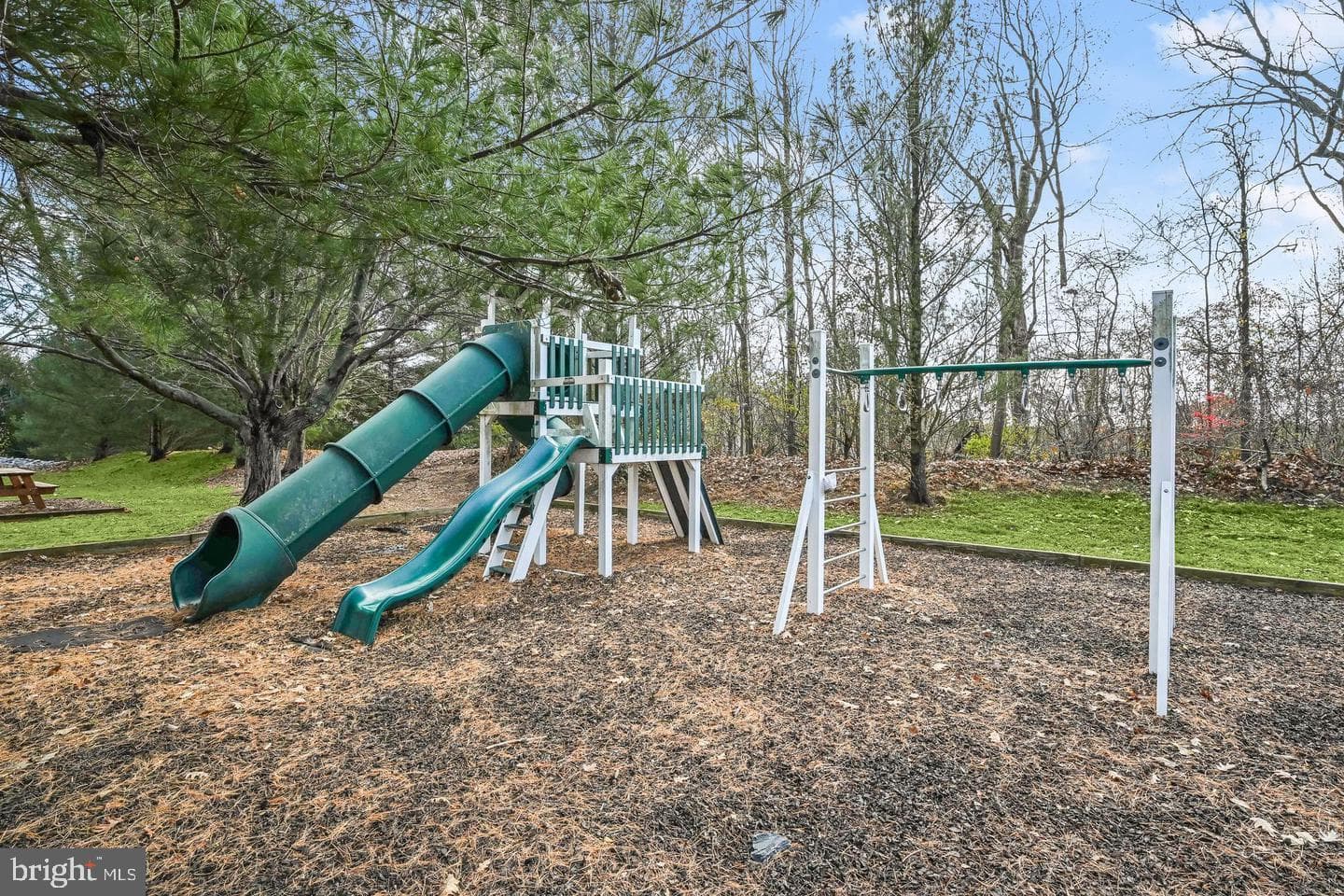 2074 Hammond Avenue photo 60