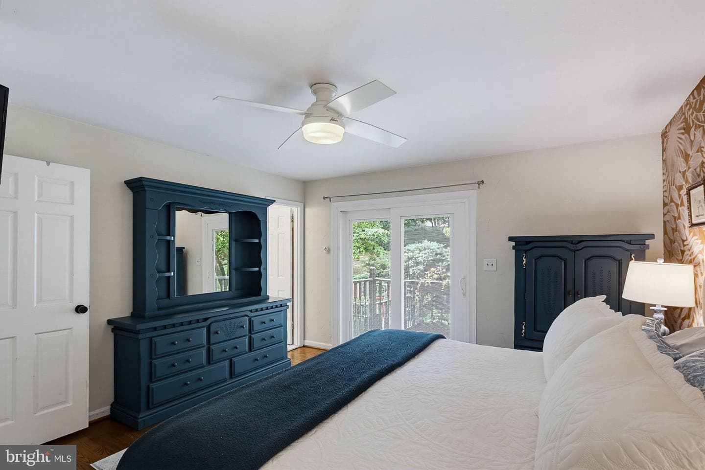 605 East Court photo 14